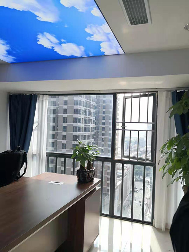 J9.COM官方网站电子深圳运营中心办公区